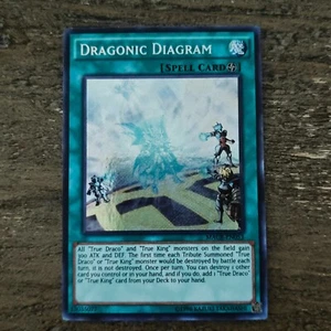 Yu-Gi-Oh! Dragonic Diagram NM MACR-DE053 Unlimited Edition Secret Rare - Bild 1 von 6