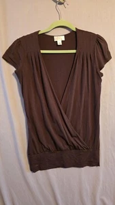 Ann Taylor LOFT Shirt Damen Small Braun Surplice Wickel Kurzarm Modal V-Ausschnitt - Bild 1 von 4