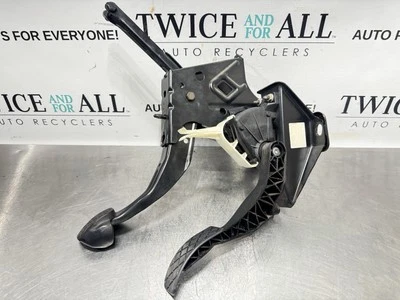 1999-2005 Volkswagen Golf Diesel 1.9L Manual Pedal 1J1 721 111C OEM - Image 1 of 4