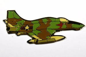 A4 Kampfjet großer Pin - Bild 1 von 2
