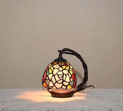 Lámpara de mesa de escritorio pequeña hecha a mano con vidrieras de flores luz nocturna Foto 1 de 4