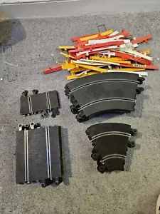 Scalextric track 27x Various Curves + Small Straight Track Original + Barriers - Picture 1 of 2