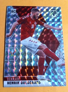 2021 Panini Mosaik UEFA Euro Silber Mosaik Prizm Henrik Dalsgaard #36 Rookie RC - Bild 1 von 2