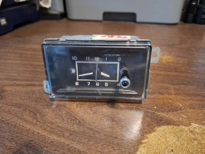 👉1977 1978 1979 Oldsmobile Delta 88 Regency 98 Relógio GM---LEIA--LEIA--PARA PEÇAS - Imagem 1 de 4