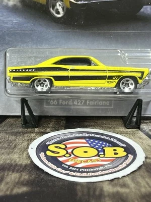 Tarjeta azul Hot Wheels 1966 Ford Fairlane amarilla diecast sellada casi nueva Foto 1 de 4