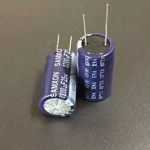 10pcs Condensatore elettrolitico alluminio 8200uF 25V 20X35mm SAMXON 25V8200uF - Foto 1 di 1
