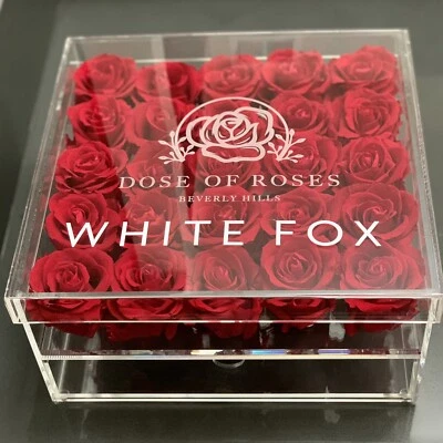 $550 Dosis de rosas Beverly Hills 25 rosas infinitas caja de lujo Foto 1 de 4