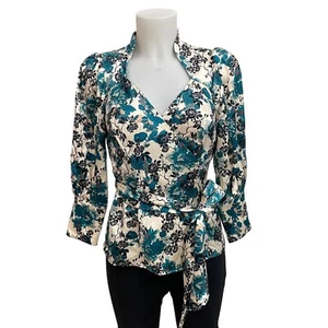 Top envolvente Diane Von Furstenbeeg Irlan 100 % seda floral, cuello corazón talla 4 - Imagen 1 de 6