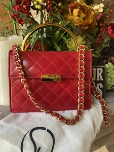 Bolso bandolera/manija acolchado de cuero rojo colección St. John - Imagen 1 de 11