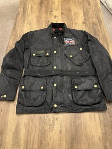 Schwarze Herren Wachsjacke von Barbour International Union Jack. Größe M, mit Gürtel - Bild 1 von 11