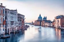 Die Stadt Venedig am Morgen, Italien (168989049)
