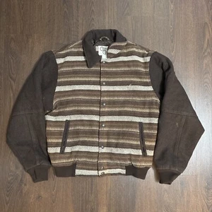 Cripple Creek Men's Horizontal Pattern Snap Front Bomber Jacket Brown L *$118* - Picture 1 of 8