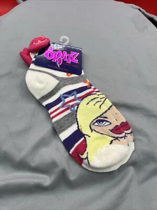 NEW WITH TAG VINTAGE 2003 BRATZ BLUE SOCKS /KISS POMPOM SIZE 9-11 - Picture 1 of 5