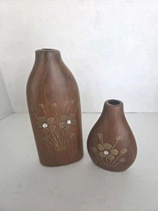 VTG 2 Ceramic Vases Bottle Shaped Faux Woodgrain Handmade Daisies MCM READ - Picture 1 of 17