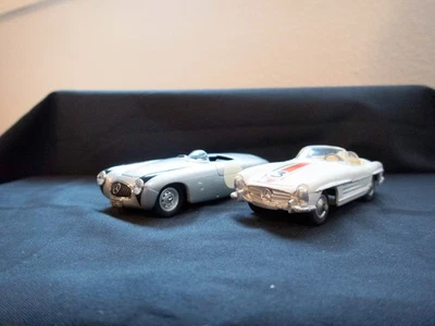 Two Vintage 1:43 Mercedes: #303 Corgi 300 SL Roadster + Brumm 300SLR - Image 1 of 4