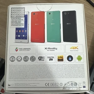 Sony Xperia Z3 Compact White Unlocked 16GB 4.6" 20MP Boxed - Picture 1 of 11