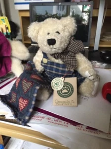 Boyd's Bears - Camomille - movable arms and legs - off white teddy bear w/ quilt - Picture 1 of 4
