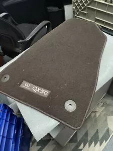 Alfombra Infiniti QX50 T999E2-5NA*A 2019-23 solo lado derecho OEM - Imagen 1 de 2