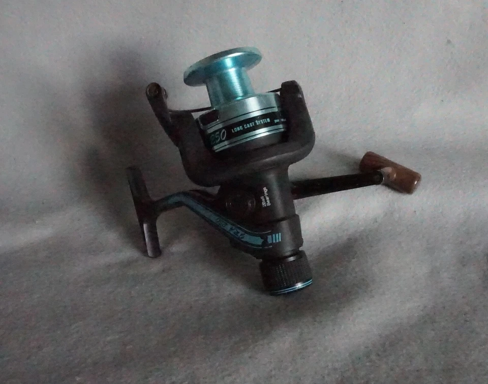 Carrete giratorio Eagle Claw GRA 250 acción media DEBE VERSE Foto 1 de 4