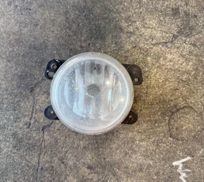 11-14 DODGE CARGADOR JEEP WRANGLER LUZ ANTINIEBLA DELANTERA IZQUIERDA LADO CONDUCTOR IZQUIERDA DIESTRO/DERECHO Foto 1 de 4