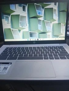 HP Chromebook 14 inch Laptop Intel Processor N200 4GB RAM 128GB UFS Glacier Silv - Afbeelding 1 van 2