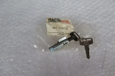 CERRADURA DE DIRECCIÓN ORIGINAL YAMAHA AT2 AT3 DT100 DT175 DT250 DT400 RD250 RD350 TX500 Foto 1 de 4