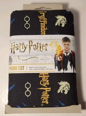 Harry Potter 100% 棉织物 1 码 Griffindor 36 英寸 x 44 英寸全新 — 第 1/4 张图片