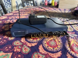 TP-Link TL-ST1008F 8-port 10GBe SPF+ Switch - Photo 1/4