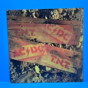 AC/DC - T.N.T. - LP Vinyl Albert Records IMPORT w/Gatefold Sleeve ~ Scratch Free - Picture 1 of 10
