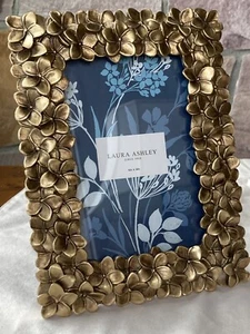 LAURA ASHLEY Gilded Gold Resin Textured Flower Picture Frame  4"x6" BRAND NEW - Picture 1 of 7