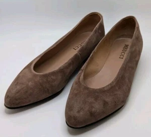 Sesto Meucci Womens Shoe Closed Toe Low Block Heel Leather Pump Size 8 M - Beige - Picture 1 of 7