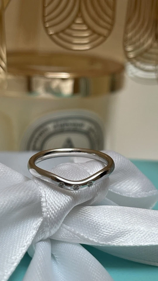 Anillo Tiffany & Co Elsa Peretti Banda Curvada Oro Blanco 3 Dia talla 4.5 NUEVO $1300 Foto 1 de 4