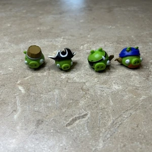 ANGRY BIRDS GO PIRATE PIG ATTACK JENGA REPLACEMENT GAME PIECE Pirates Set Of 4 - Picture 1 of 13