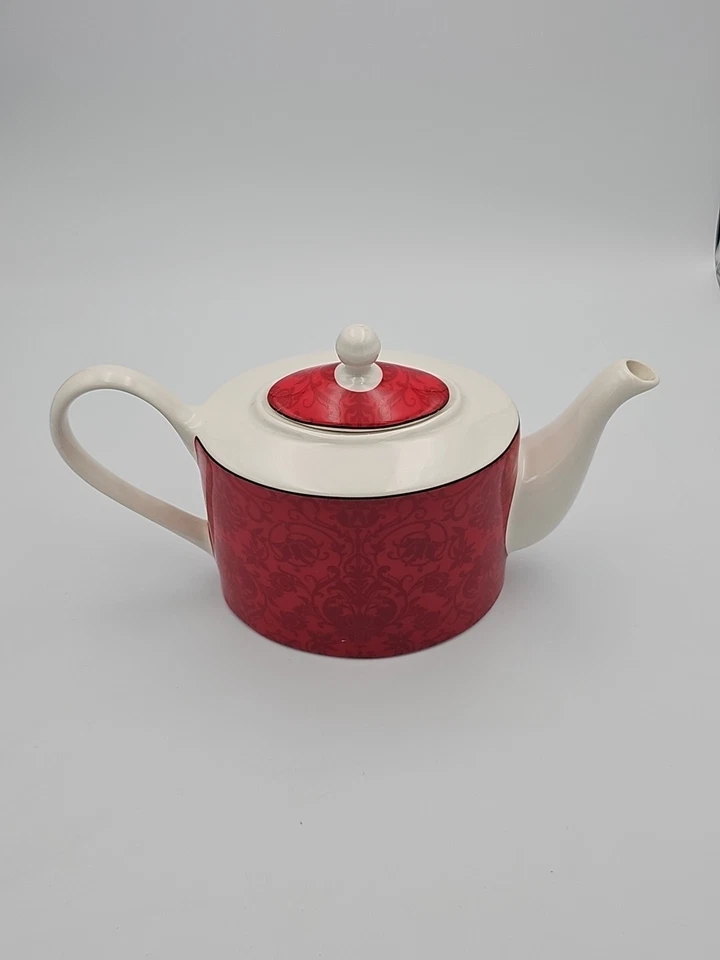 Red & White Floral Fine China Porcelain PTS Int Christmas Demask Teapot - Image 1 of 4
