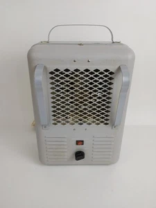 Rival Titan Vintage Space Heater Model T761 1500 W 120 V - Picture 1 of 18