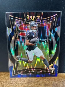 Amortiguador Panini Select 2024 - Stefon Diggs - #94 negro y azul Prizm - Texans - Imagen 1 de 2