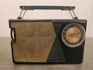 Vintage GE General Electric P-807C - All Transistor Radio UNTESTED  - Picture 1 of 14