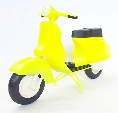 Italy 1:6 VESPA SCOOTER P 150X GI Joe Barbie Scale Action Figure #1 Plastic 1978 - Image 1 of 4