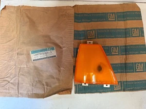 1983/85 BUICK CENTURY LEFT FRONT AMBER SIDE LIGHT GM 5973549 - Picture 1 of 4