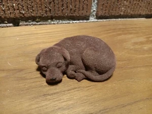 Dog Figure Flocked Chocolate Labrador Mother vintage  - Picture 1 of 5