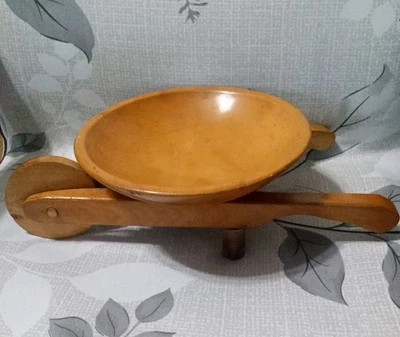 Baratija moderna vintage de mediados de siglo cuenco de madera carretilla decoración caramelo popurrí Foto 1 de 4