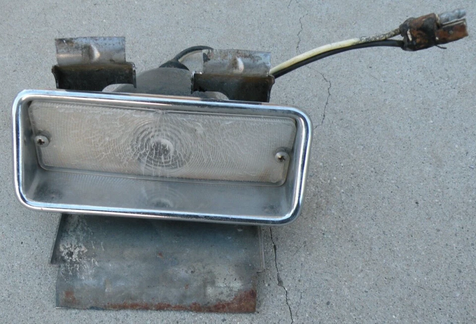 PARAGOLPES DELANTERO IZQUIERDO MERCURY MONTCLAIR LUZ ESTACIONAMIENTO INTERMITENTE 1960 60 OEM Foto 1 de 4