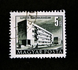 Hungarian Stamps / 1952 / SC1011 / Building / Used - Picture 1 of 1