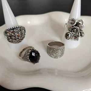 Women's Lot of 4 Silver Fashion Rings NWOT Size 8-8.5 Fashion Jewelry Crystals - Bild 1 von 9