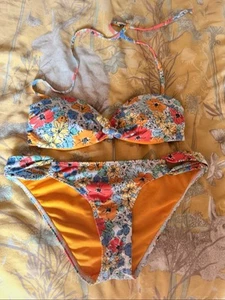 Size 8 Top, Size 10 Bottoms Bikini Set - Picture 1 of 2