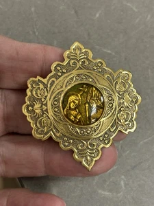 THE VATICAN LIBRARY COLLECTION BROOCH GOLD-TONE - Picture 1 of 2