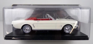 Ford Mustang convertible 1965 1:24 New & Box Diecast model véhicle miniature - Picture 1 of 2