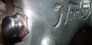 Norton Commando 1968-77, Stainless Steel Oil Pressure Relief Valve CAP & Washer - Foto 1 di 7