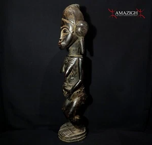 Alte feine Baule Frauenfigur - Dorf Tiébissou, Yamoussoukro, Côte d’Ivoire - Bild 1 von 9