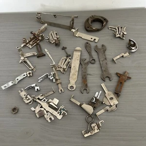 Vintage Singer Sewing Machine Attachments Accessories, Parts Spares Repairs Bulk - Bild 1 von 22